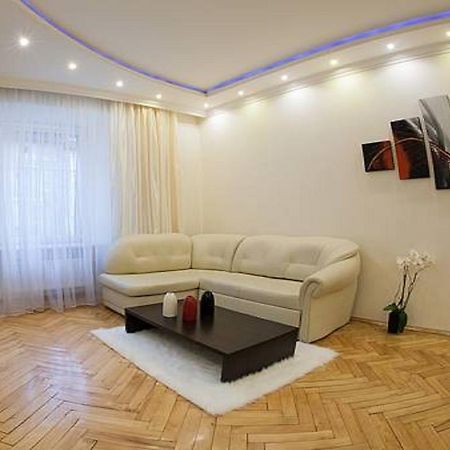 1 Minute To Rynok Square Apartment ลวีฟ ห้อง รูปภาพ