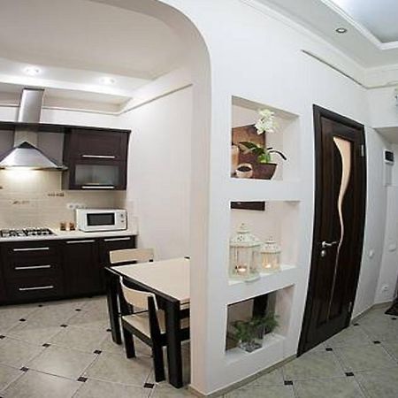 1 Minute To Rynok Square Apartment ลวีฟ ห้อง รูปภาพ