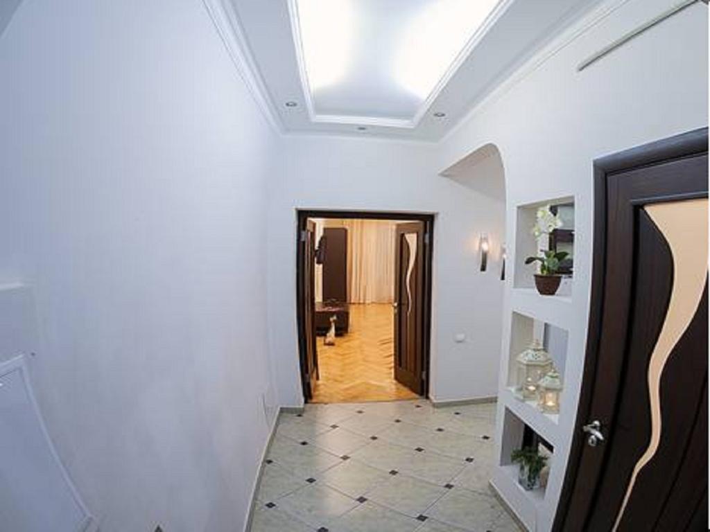 1 Minute To Rynok Square Apartment ลวีฟ ห้อง รูปภาพ